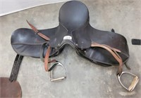 ENGLISH RIDING SADDLE