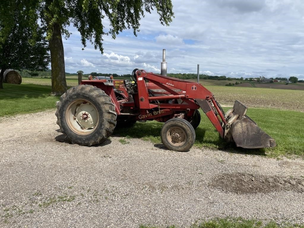 International 574 Tractor with 2250 Loader