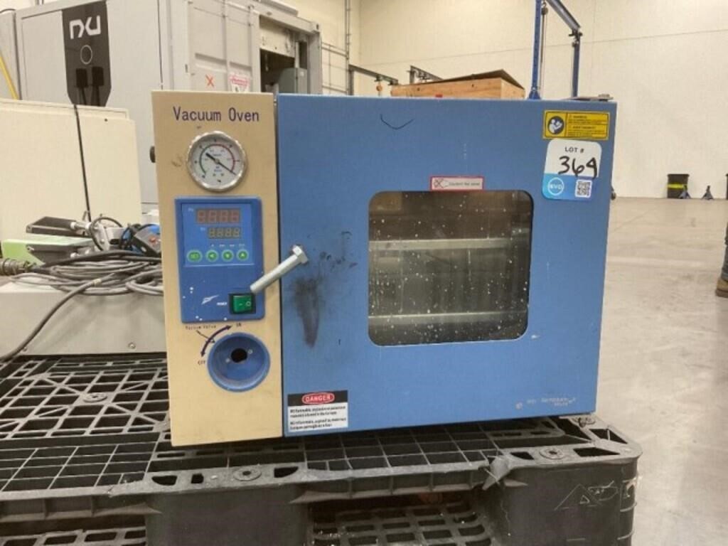 Vacuum Oven