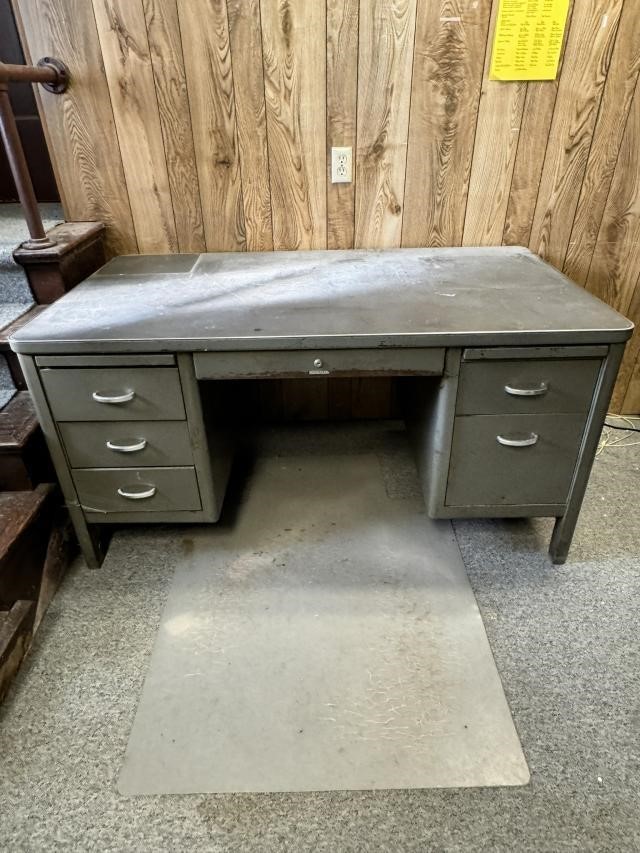 Metal Desk, 6 drawers, no key