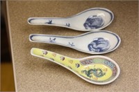 3 Chinese porcelain spoons
