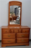 Quebec 7 Drawer Maple Dresser & Mirror