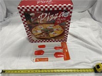 PIZZA PLATE SET AND SPATULA SET (both new)