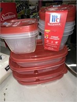 PLASTIC FOOD CONTAINERS