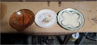 2 glass plates. Smallest has a crack, and 2