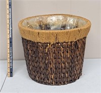 Large Basket Weave Plant Pot