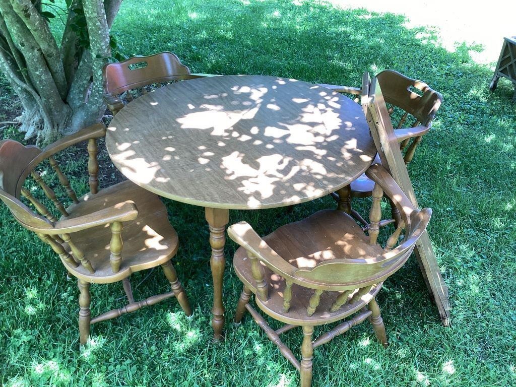 Vintage Round Table & Chairs with Leaves