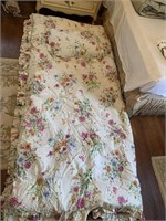 TOMMY HILFIGER FULL/QUEEN BEDSPREAD AND PILLOW