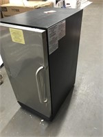Summit Commercial 15" Wide Ice maker