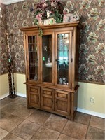 STANLEY CHINA CABINET (NO CONTENTS)