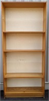 Large wooden 5 level bookshelf (needs pegs) 
•