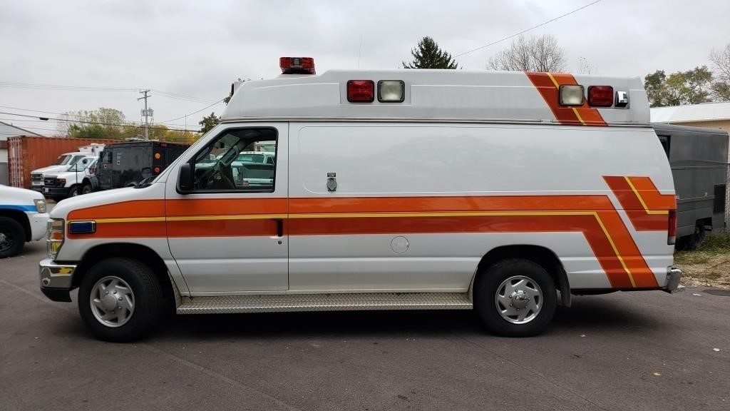 2010 Ford Econoline E350 MedtecVan Ambulance.