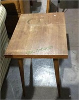 Mid century end table with sliding drawer that’s