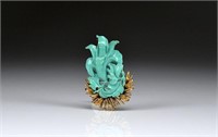 CHINESE GOLD & CARVED TURQUOISE BROOCH PIN