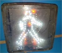 Trafic light man walking working