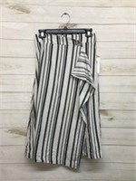 $73 Size XS 4OUR Dreams Black & White Wrap Skirt