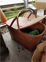 Large lot with picnic basket with plastic plates a