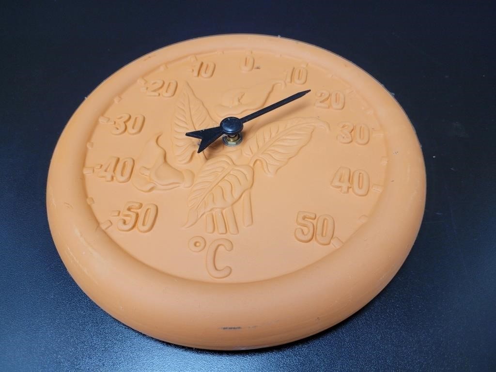 Terracotta Indoor/Outdoor Thermometer (C)