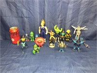 figurines assorties assorted action figures