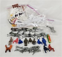 Lot Of Assorted Fox Hunt Figures