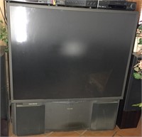 TOSHIBA REAR PROJECTION TV