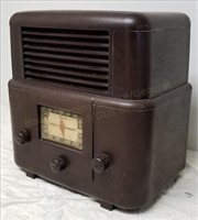 Stewart-Warner 206FA Bakelite Tombstone Radio