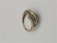 10K Yellow gold ring with Diamonds!