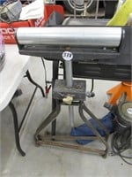 WOODWORKING MATERIAL ROLLER