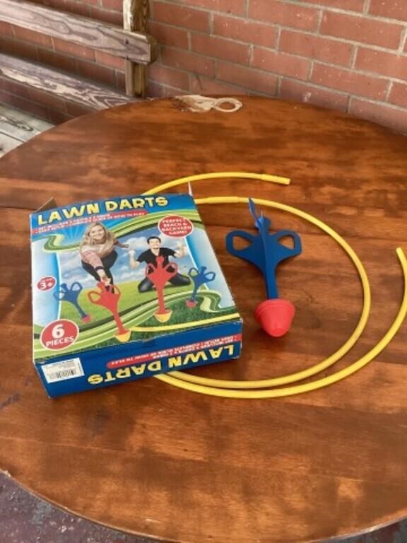 Lawn dart game