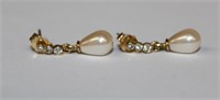 14k yellow gold Diamond & Pearl Earrings in