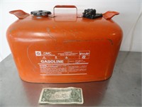 Boat gas can 5 gallon great condition