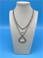 Silver Tone & Pearl Pendent Necklace
