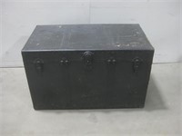 21"x 24"x 40" Large Chest/ Footlocker See