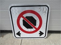 SIGN: NO STOPPING