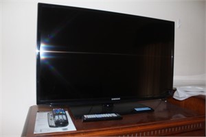 Samsung 32" TV w/remote