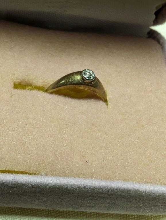 Vtg 10kt Diamond Ring in Original Box