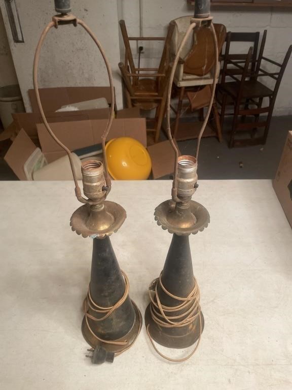 2 Metal lamps
