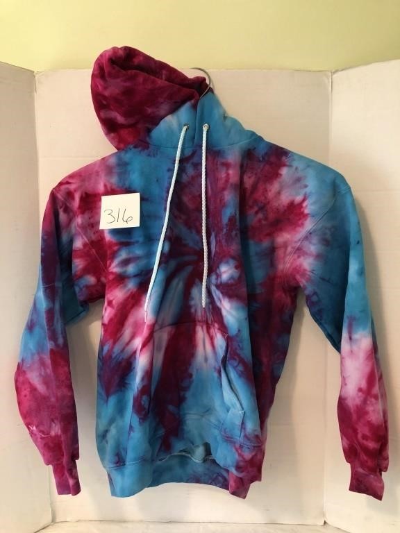 Tie dyed hoodie, size M, never worn