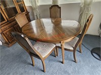 Kitchen Table and 4 Chairs (dining room)