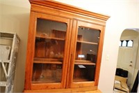 2 DOOR GLASS OAK DISH CABINET (TOP ONLY) 39 IN W