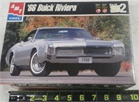Sealed Ertl AMT 1966 Buick Riviera 1:25 Scale