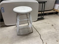 SMALL WHITE PAINTED VINTAGE WOOD STOOL