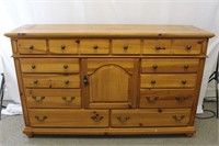 Broyhill Furniture Wood Dresser