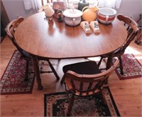 Lot #1084 - Contemporary Maple dining table and