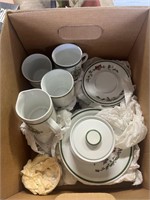 Set of Stoneware Holiday Edition by Montgomery War