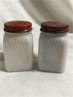 Vintage shakers White glass