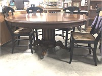 Vintage Round Pedestal Dining Table with Claw Feet