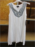 AUW"new" sundress, white w/stitching