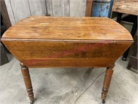 Antique drop leaf table - early 1900s