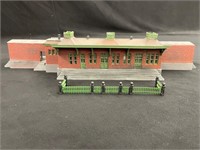 TRAIN STATION  15.5 X 5 X 3 - G SCALE